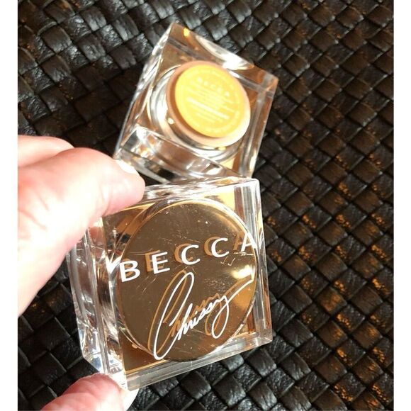 BECCA + Chrissy Teigen - NWOT Glow Powder/Loose Highlighter in Cinnamon Sugar - Picture 12 of 15